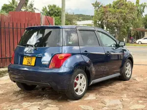 Toyota IST 2004 Purple