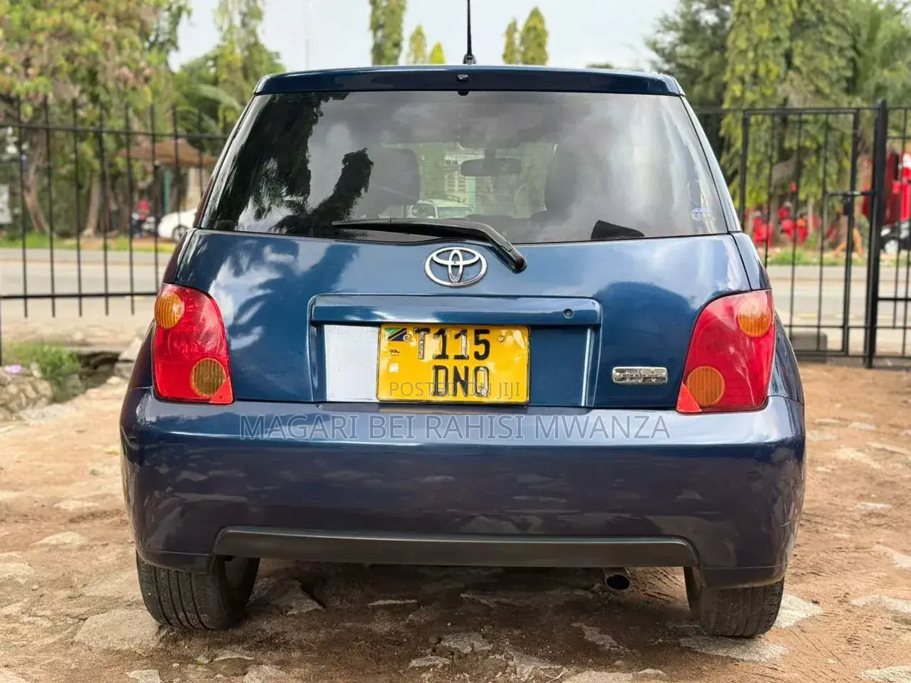 Toyota IST 2004 Purple