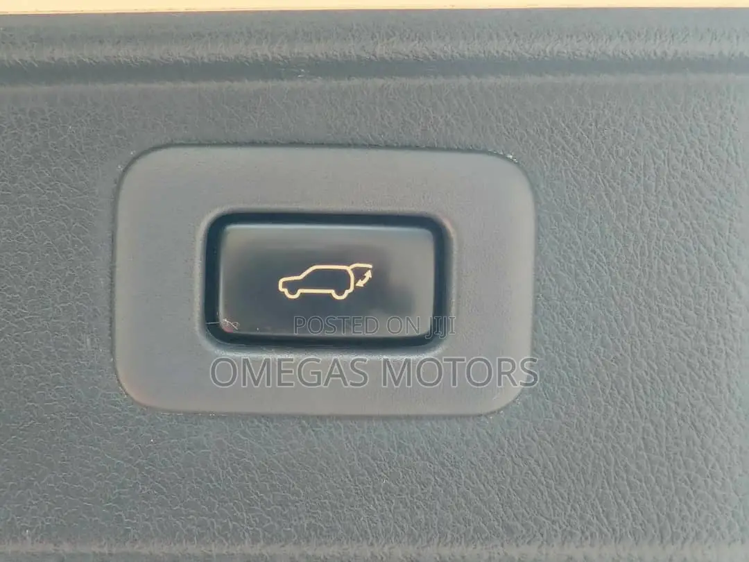 Toyota Alphard 2.4 Petrol FWD 2010 Pearl