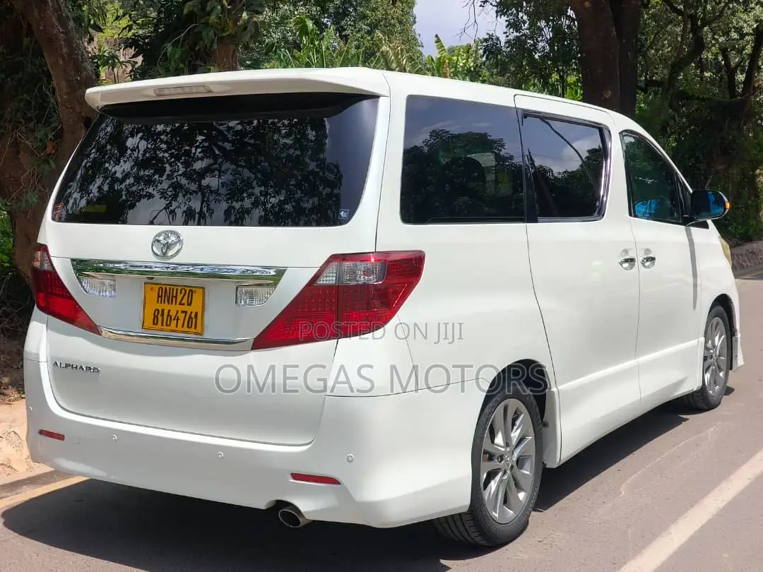 Toyota Alphard 2.4 Petrol FWD 2010 Pearl