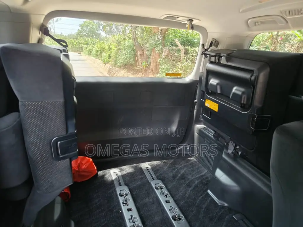 Toyota Alphard 2.4 Petrol FWD 2010 Pearl
