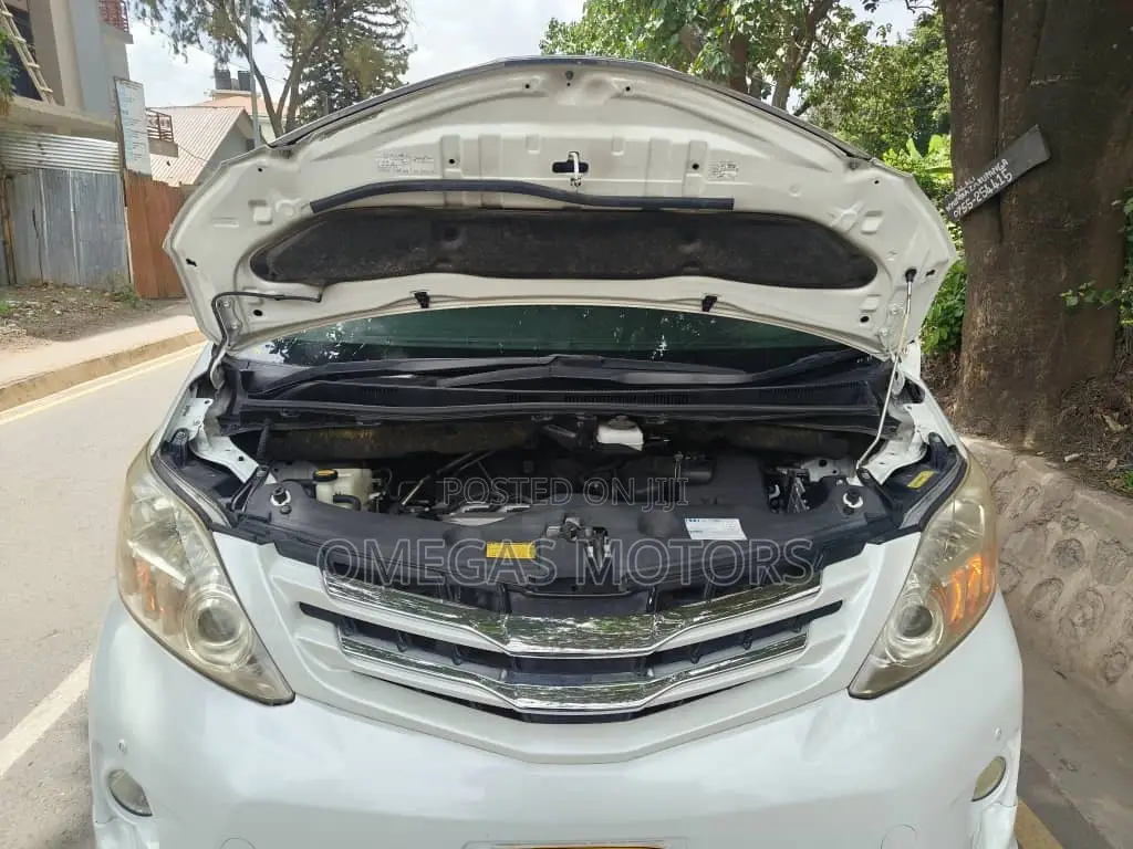 Toyota Alphard 2.4 Petrol FWD 2010 Pearl