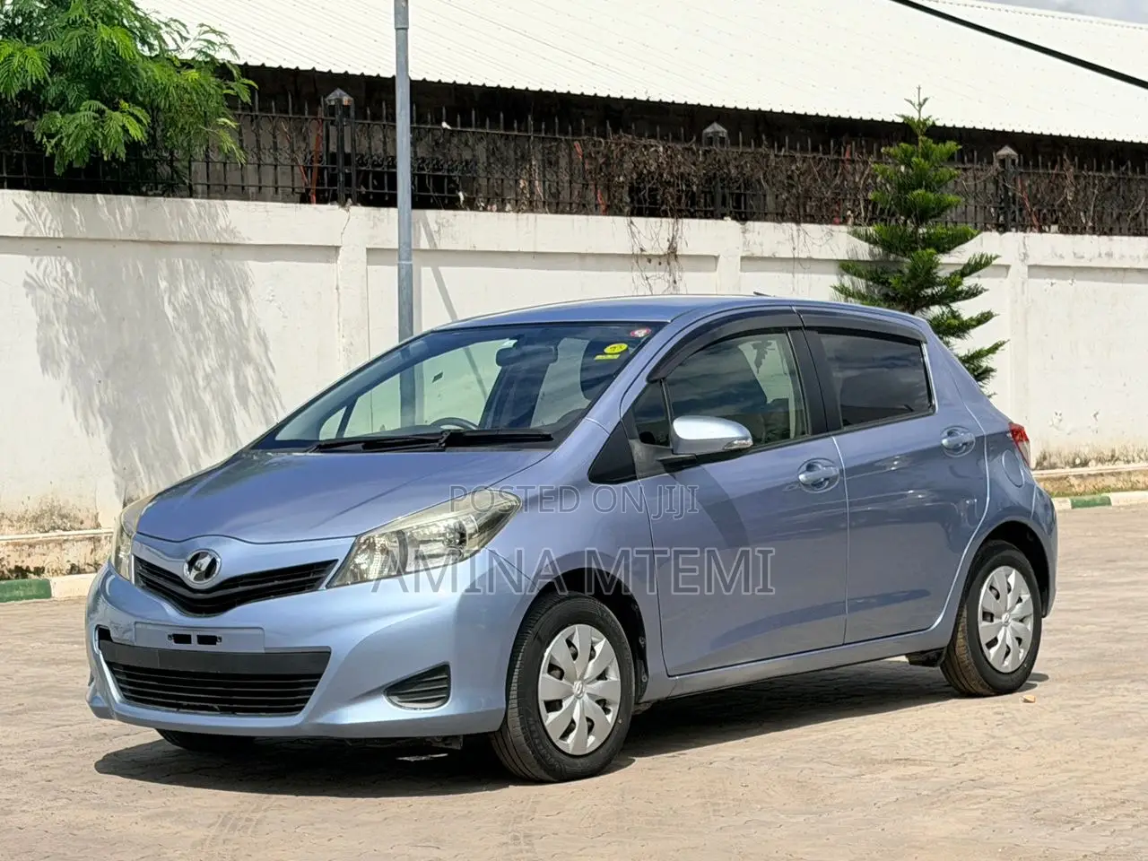 Toyota Vitz 1.3 AWD 5dr 2011 Blue