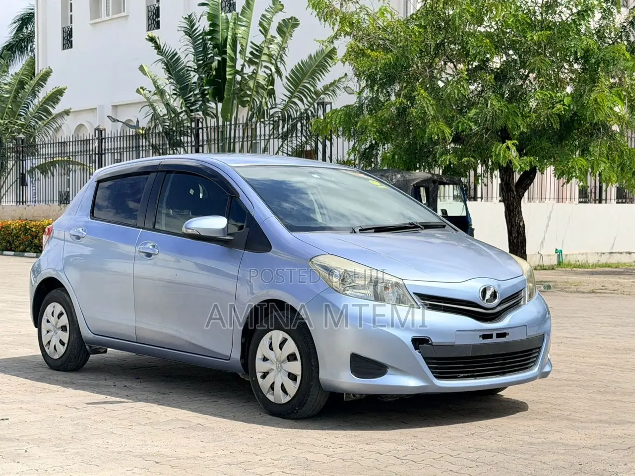 Toyota Vitz 1.3 AWD 5dr 2011 Blue
