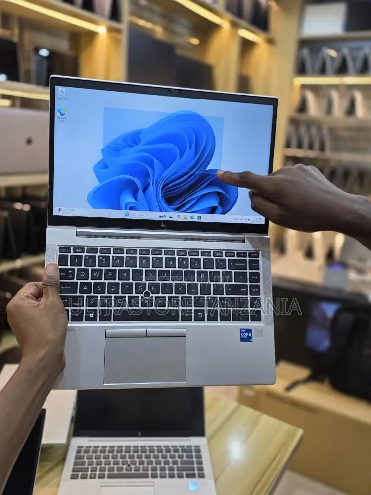 New Laptop HP EliteBook 840 G8 8GB Intel Core i5 SSD 256GB