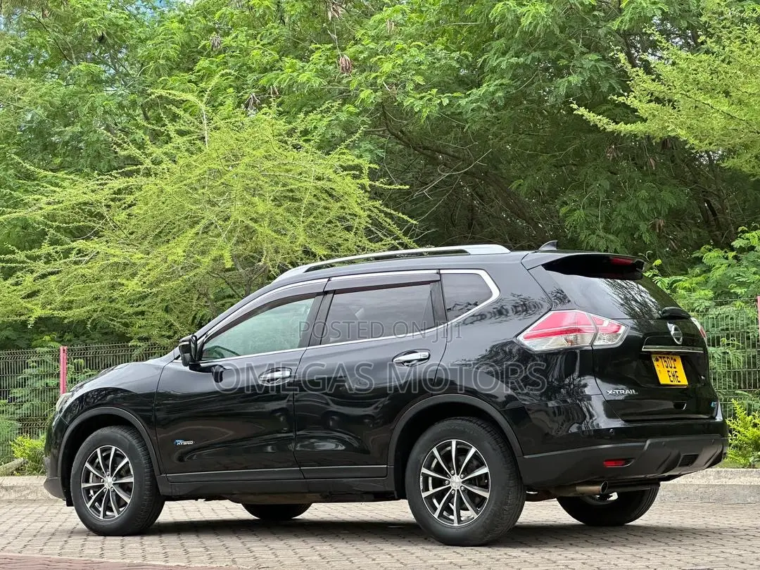 Nissan X-Trail 2.0 Hybrid FWD 2016 Black
