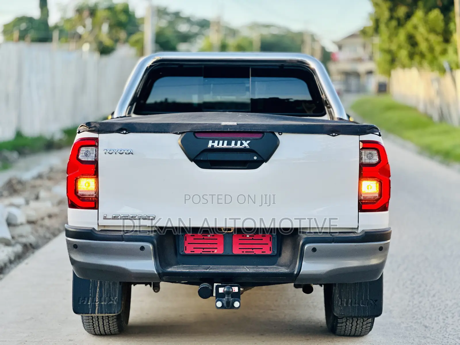 Toyota Hilux 2024 White