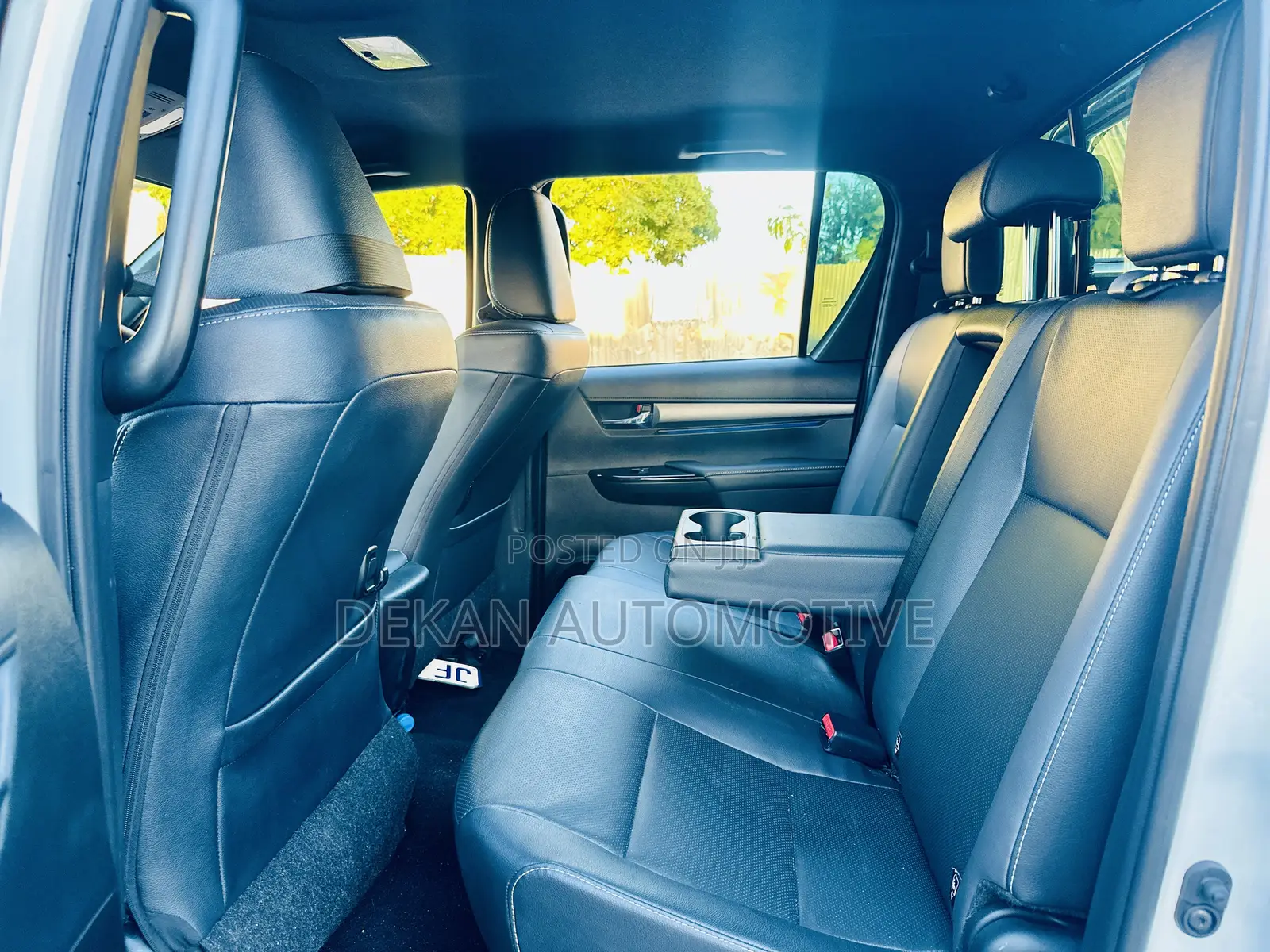 Toyota Hilux 2024 White