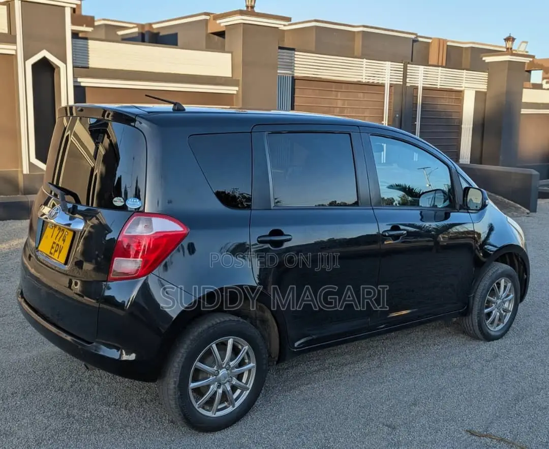 Toyota Ractis 2008 Black