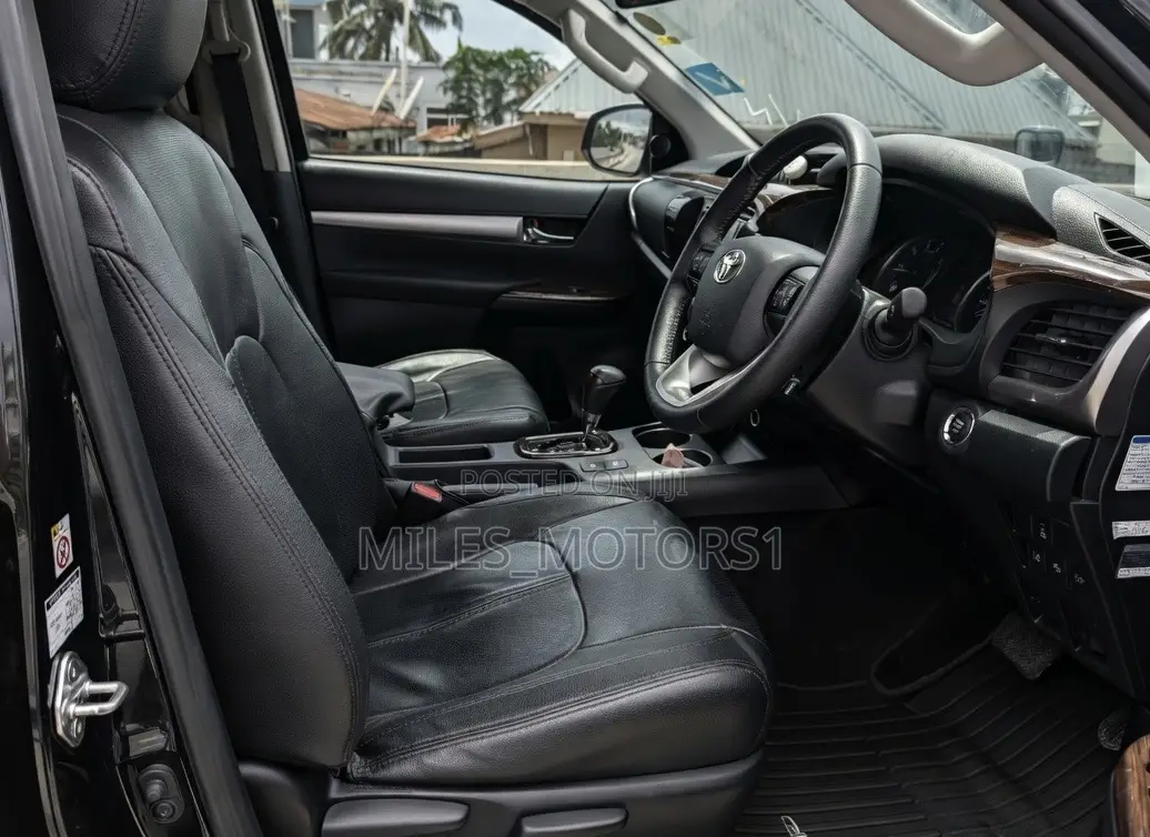 Toyota Hilux 2018 Black