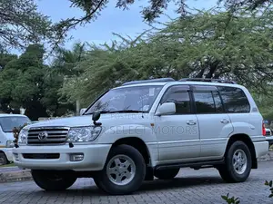 Toyota Land Cruiser 4x4 2007 White