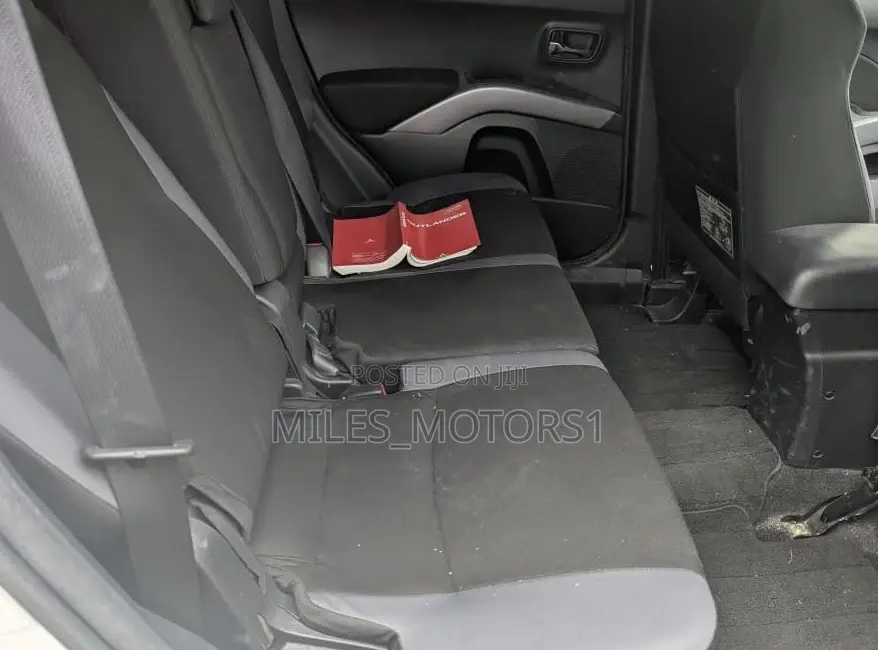 Mitsubishi Outlander 2011 White