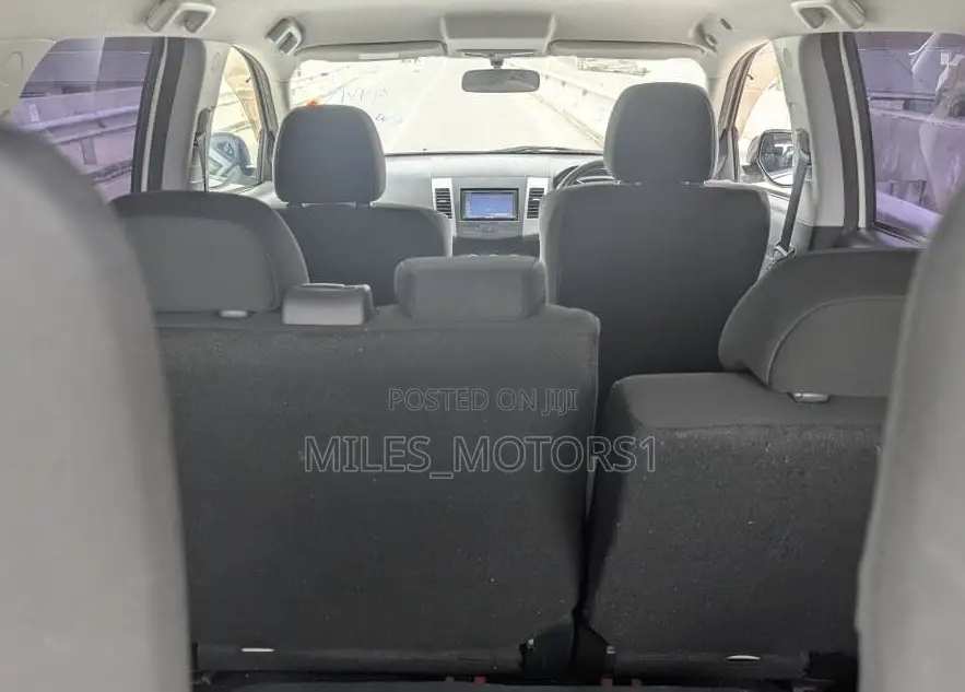 Mitsubishi Outlander 2011 White
