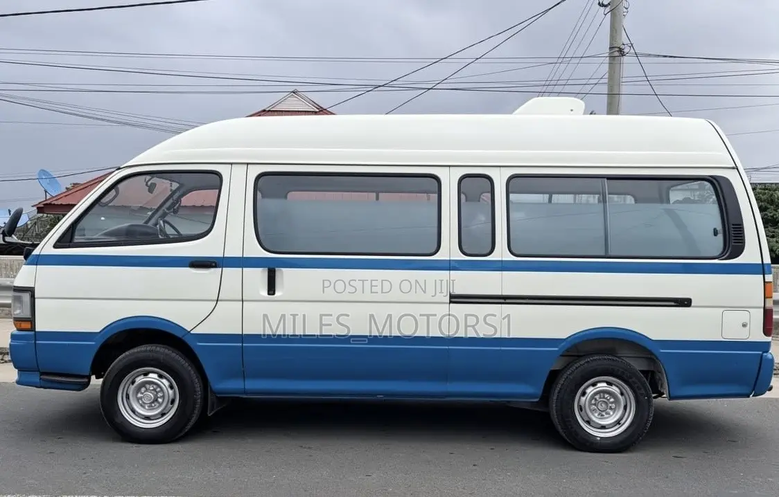 Toyota HiAce 2005 White
