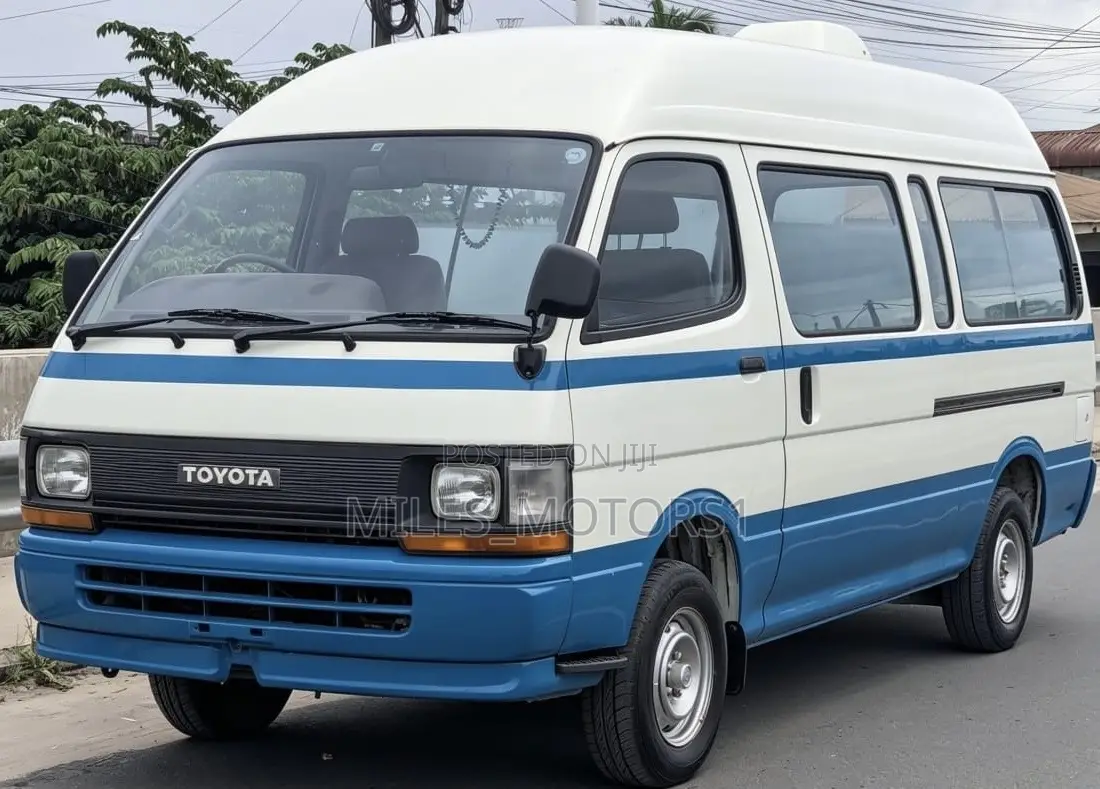 Toyota HiAce 2005 White