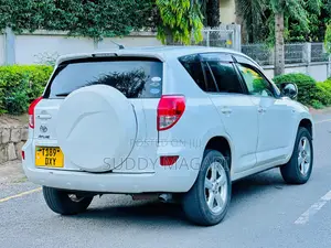 Toyota RAV4 2005 White