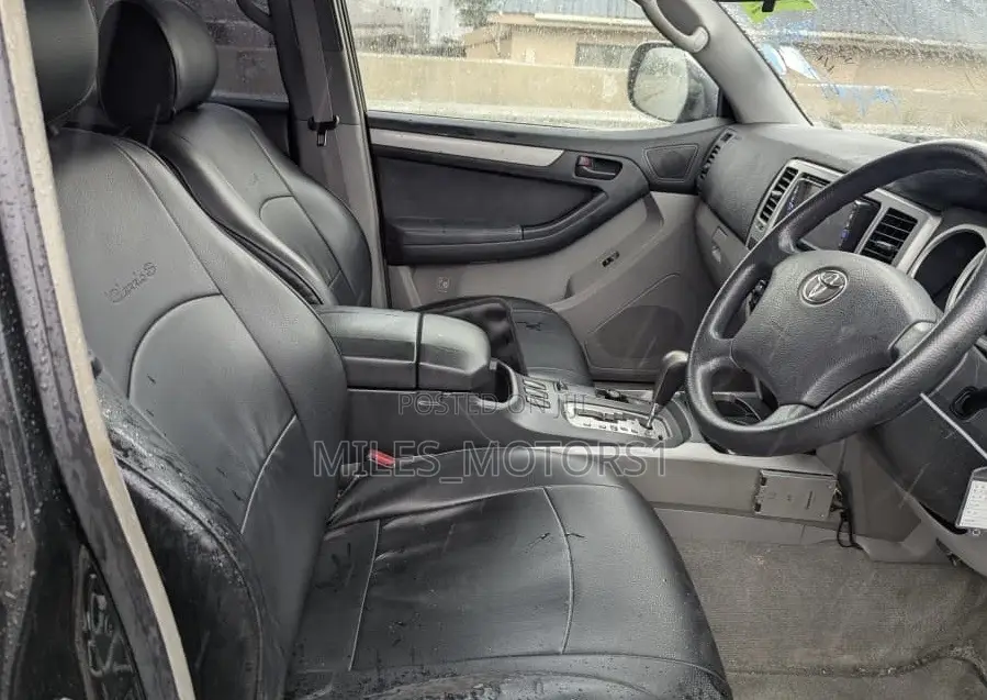 Toyota Hilux Surf 2005 Black