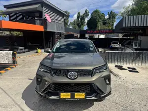 Toyota Fortuner 2.4 D AWD 2023 Brown
