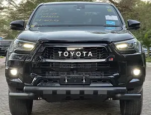Toyota Hilux 2024 Black