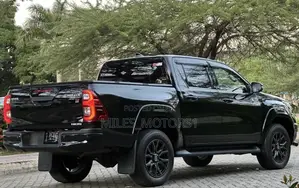 Toyota Hilux 2024 Black