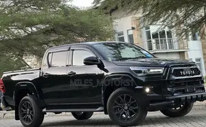 Toyota Hilux 2024 Black