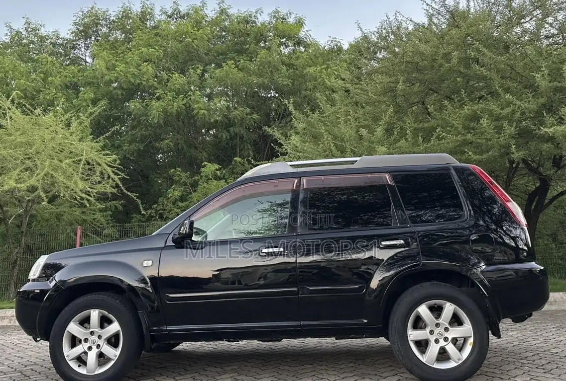 Nissan X-Trail 2006 Black