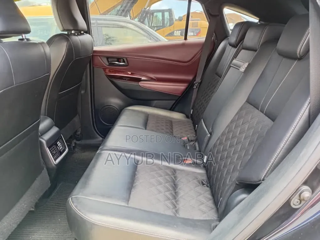 Toyota Harrier 2.0 4WD 2015 Black
