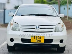 Toyota IST 2005 White