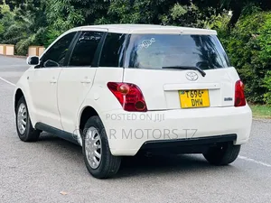 Toyota IST 2005 White