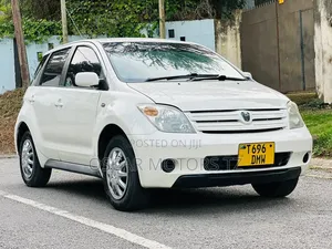 Toyota IST 2005 White