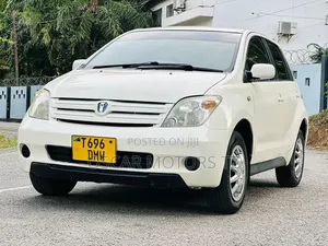 Toyota IST 2005 White