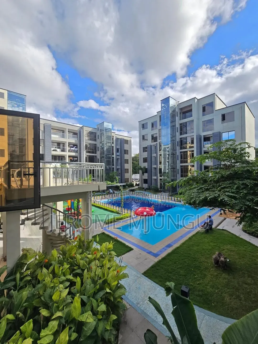 4bdrm Apartment in Oyster Bay for sale