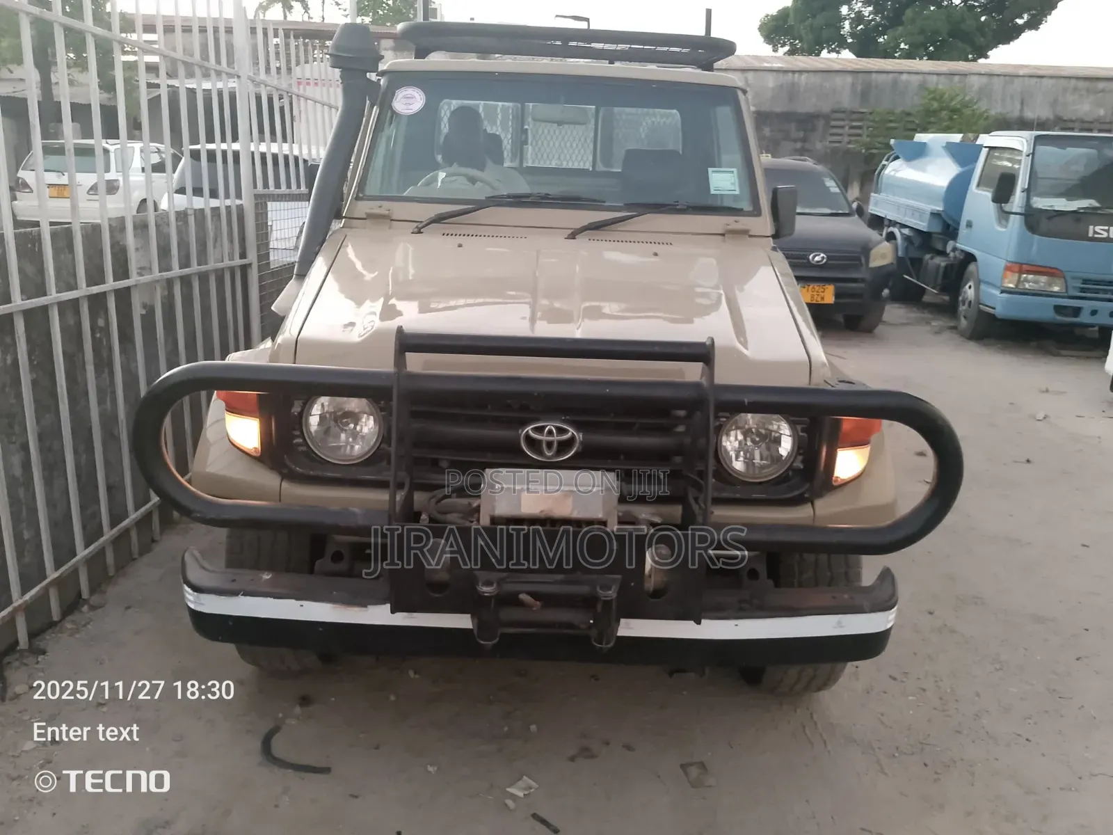 Toyota Land Cruiser 75 Pickup 1990 Beige