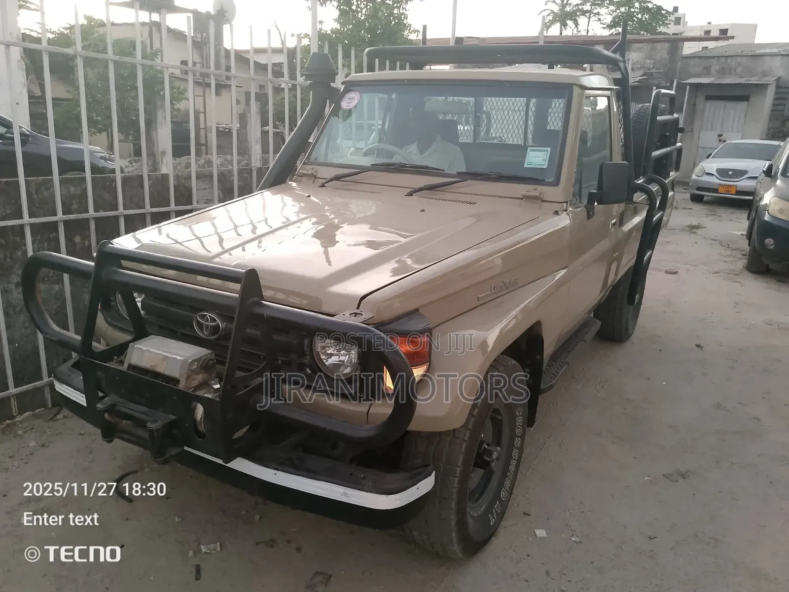 Toyota Land Cruiser 75 Pickup 1990 Beige
