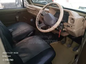 Toyota Land Cruiser 75 Pickup 1990 Beige