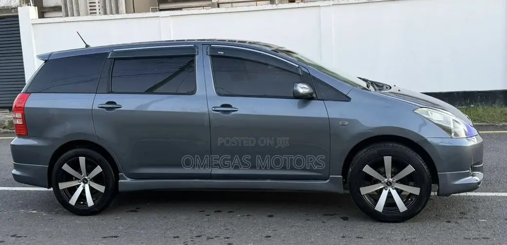 Toyota Wish 2005 Gray