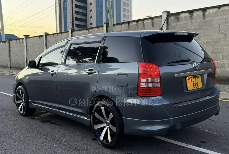 Toyota Wish 2005 Gray
