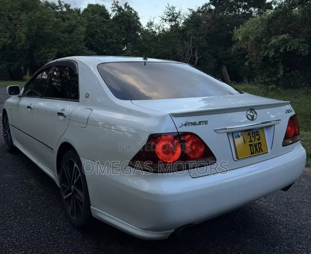 Toyota Crown 2006 Pearl