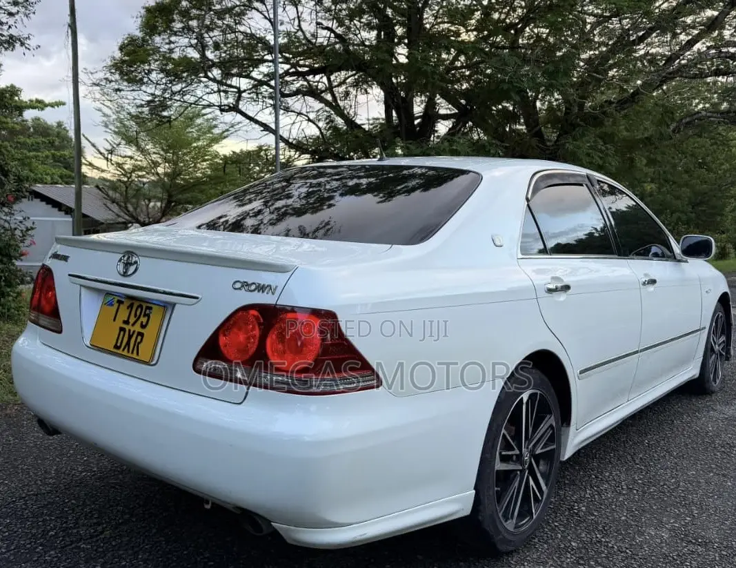 Toyota Crown 2006 Pearl