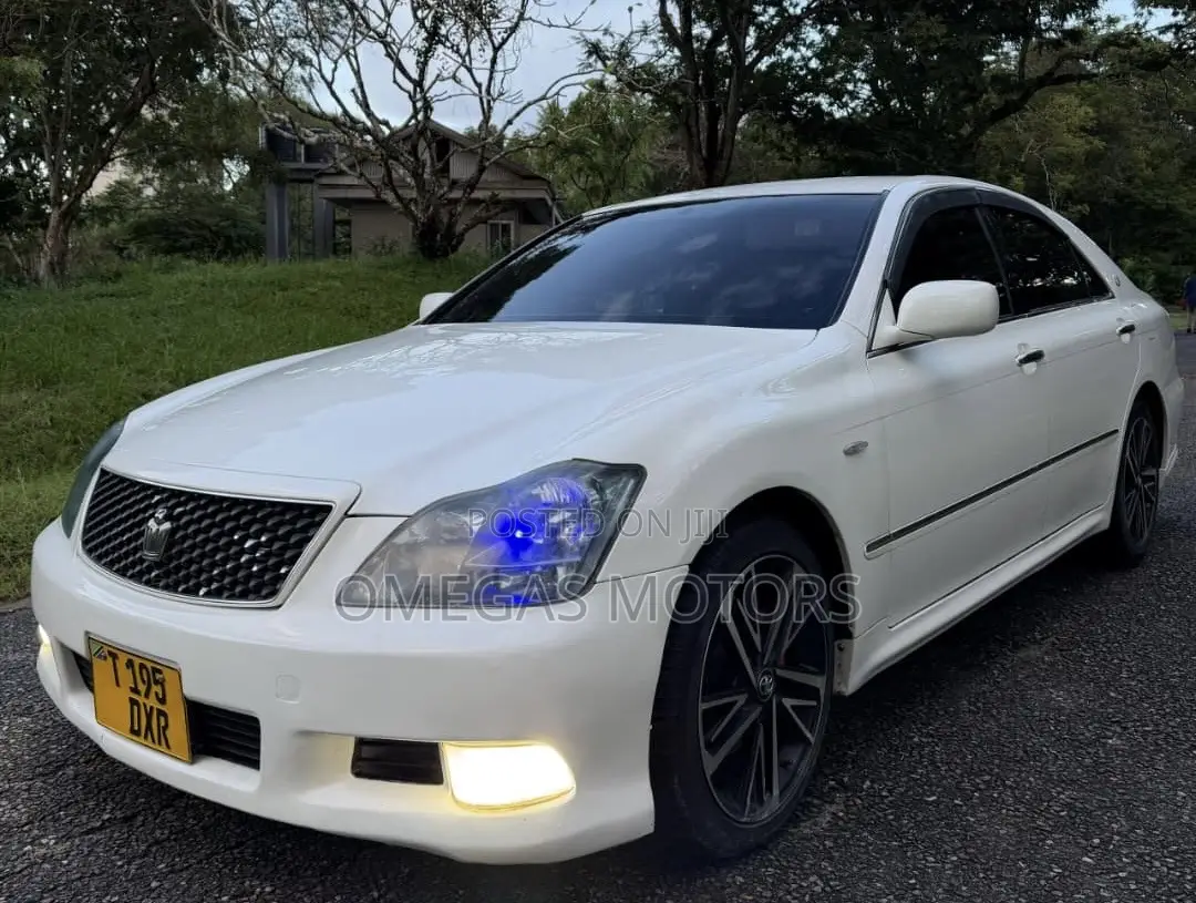 Toyota Crown 2006 Pearl