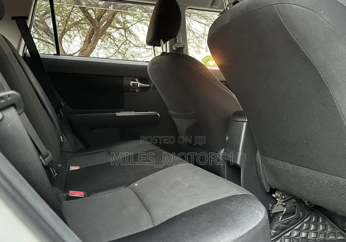 Toyota Corolla Rumion 2011 White