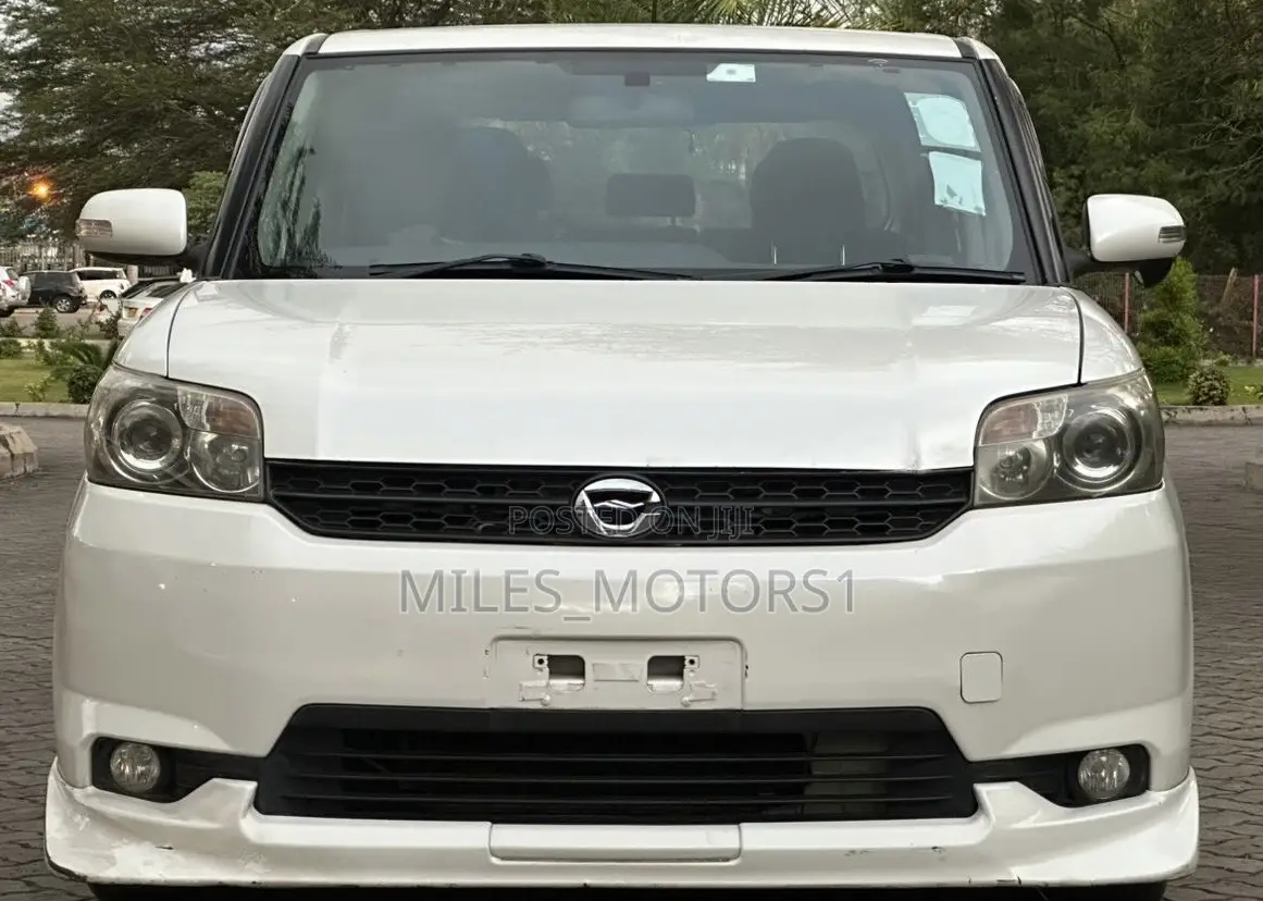 Toyota Corolla Rumion 2011 White