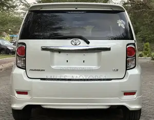 Toyota Corolla Rumion 2011 White
