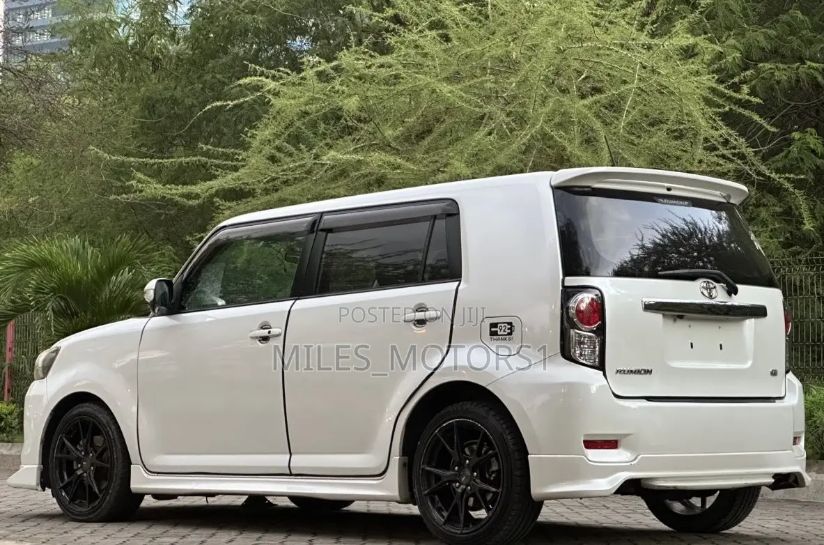 Toyota Corolla Rumion 2011 White