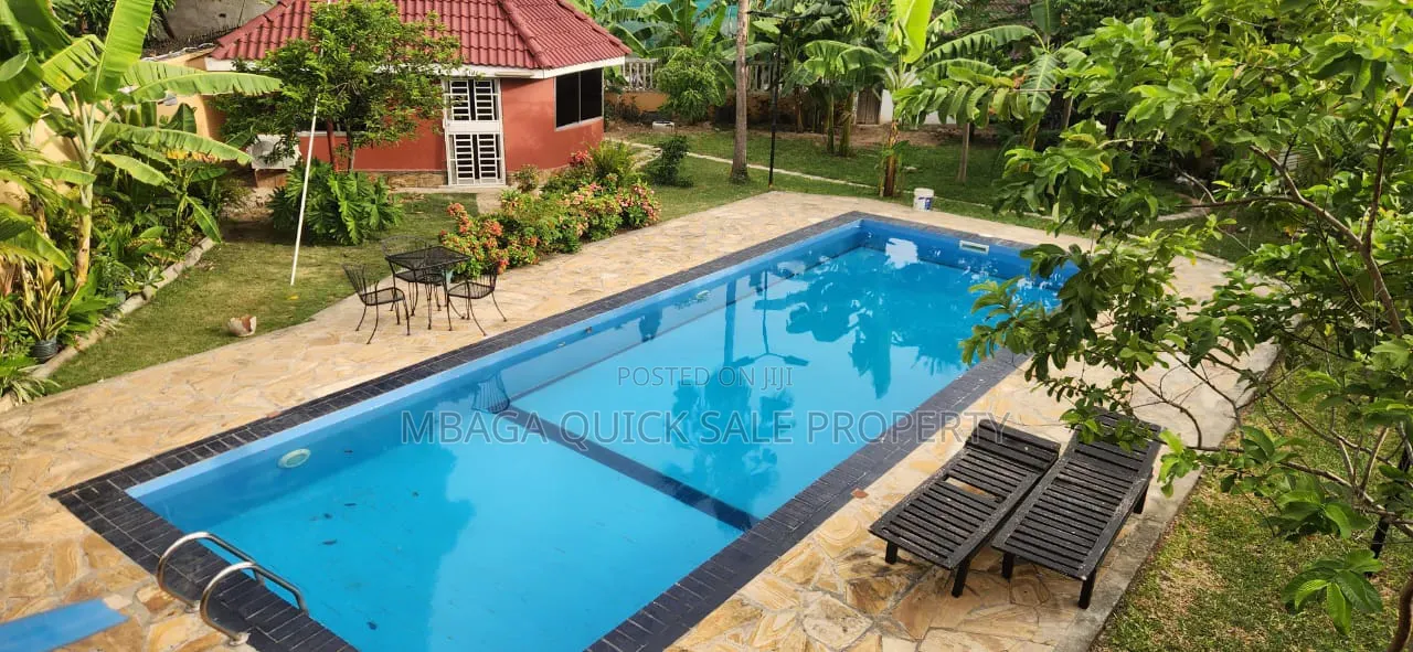 5bdrm House in Mikocheni for sale