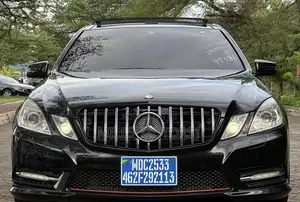 Mercedes-Benz E350 2012 Black