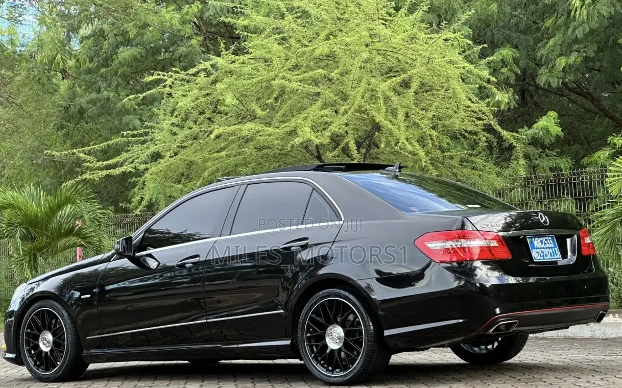 Mercedes-Benz E350 2012 Black
