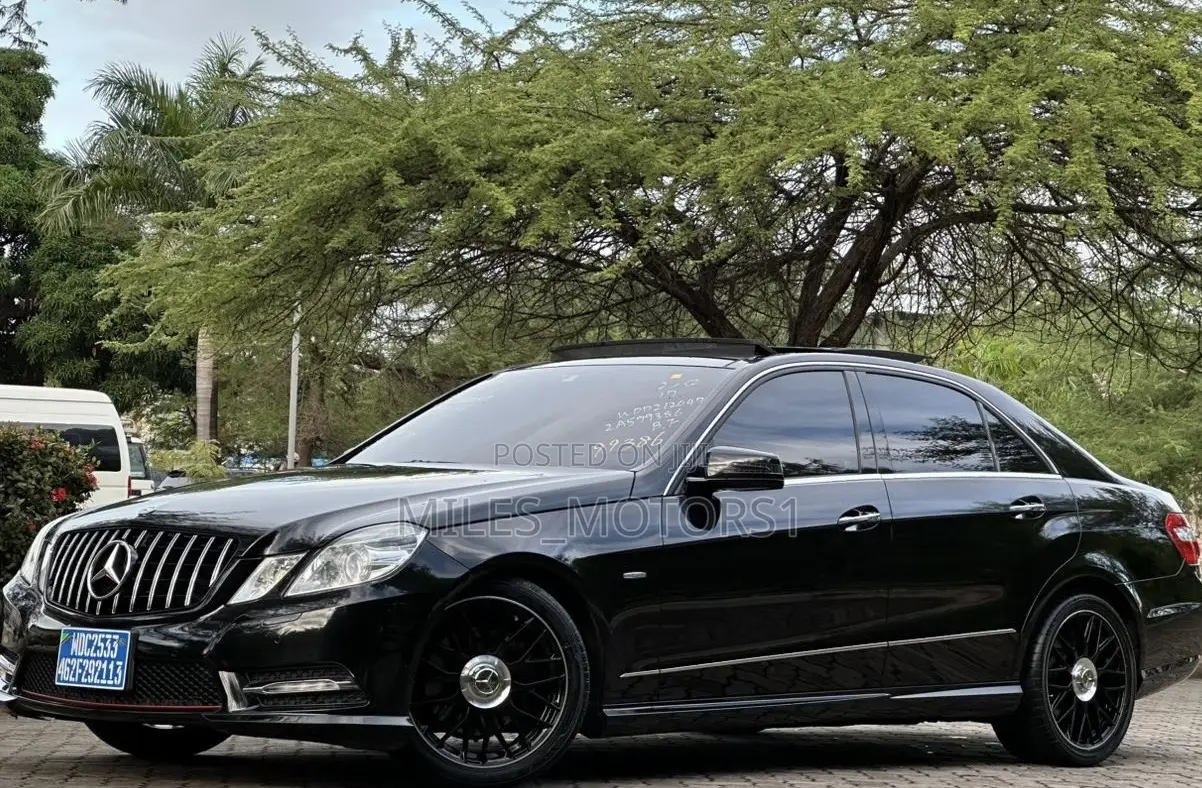 Mercedes-Benz E350 2012 Black