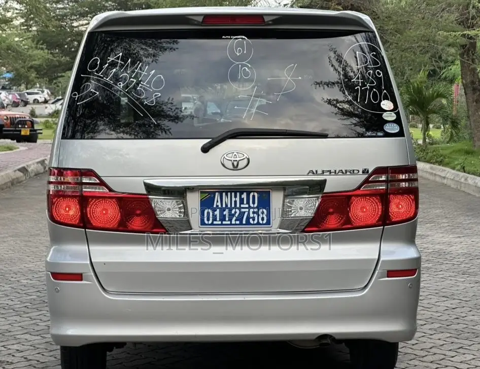 Toyota Alphard 2006 Silver