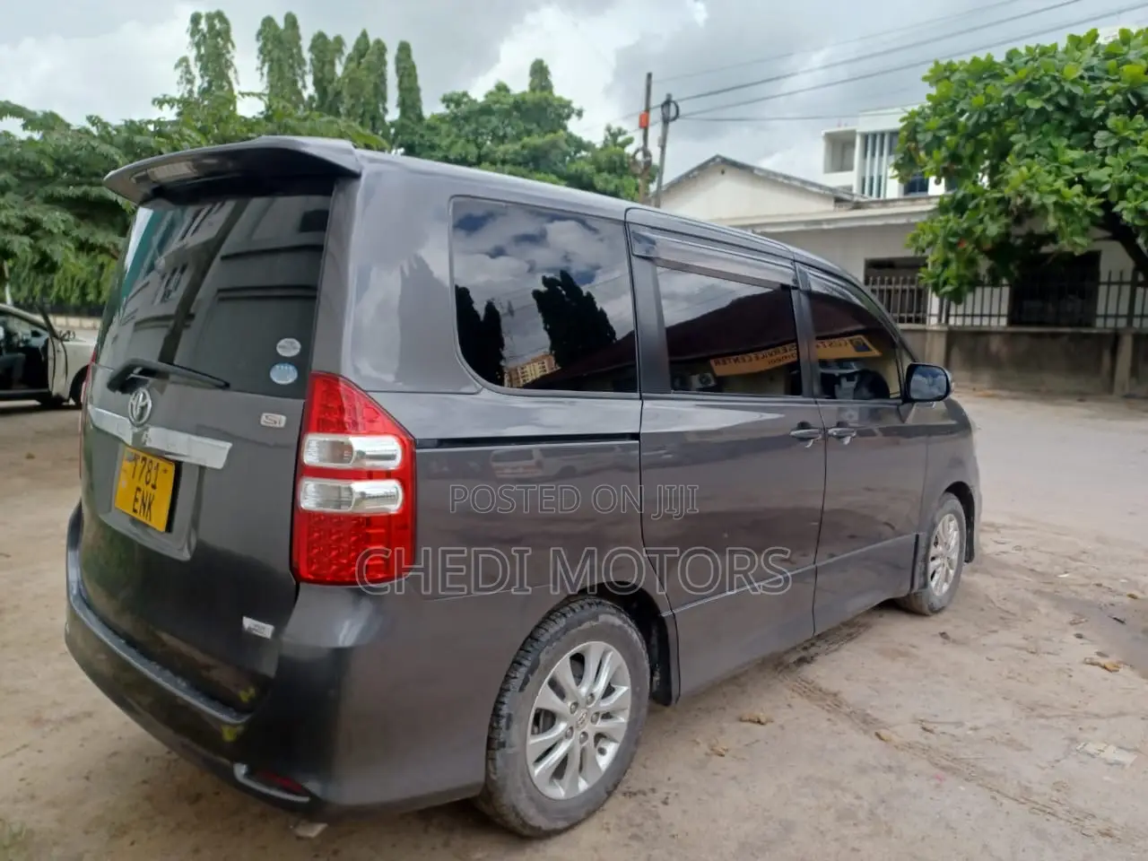 Toyota Noah 2010 Gray